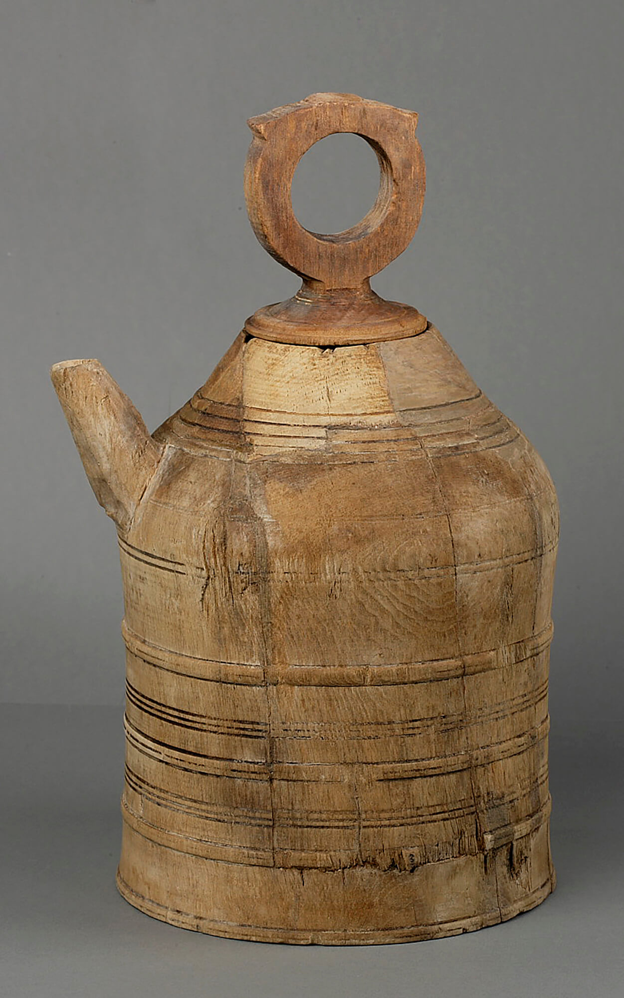 Eine Holz-Kanne