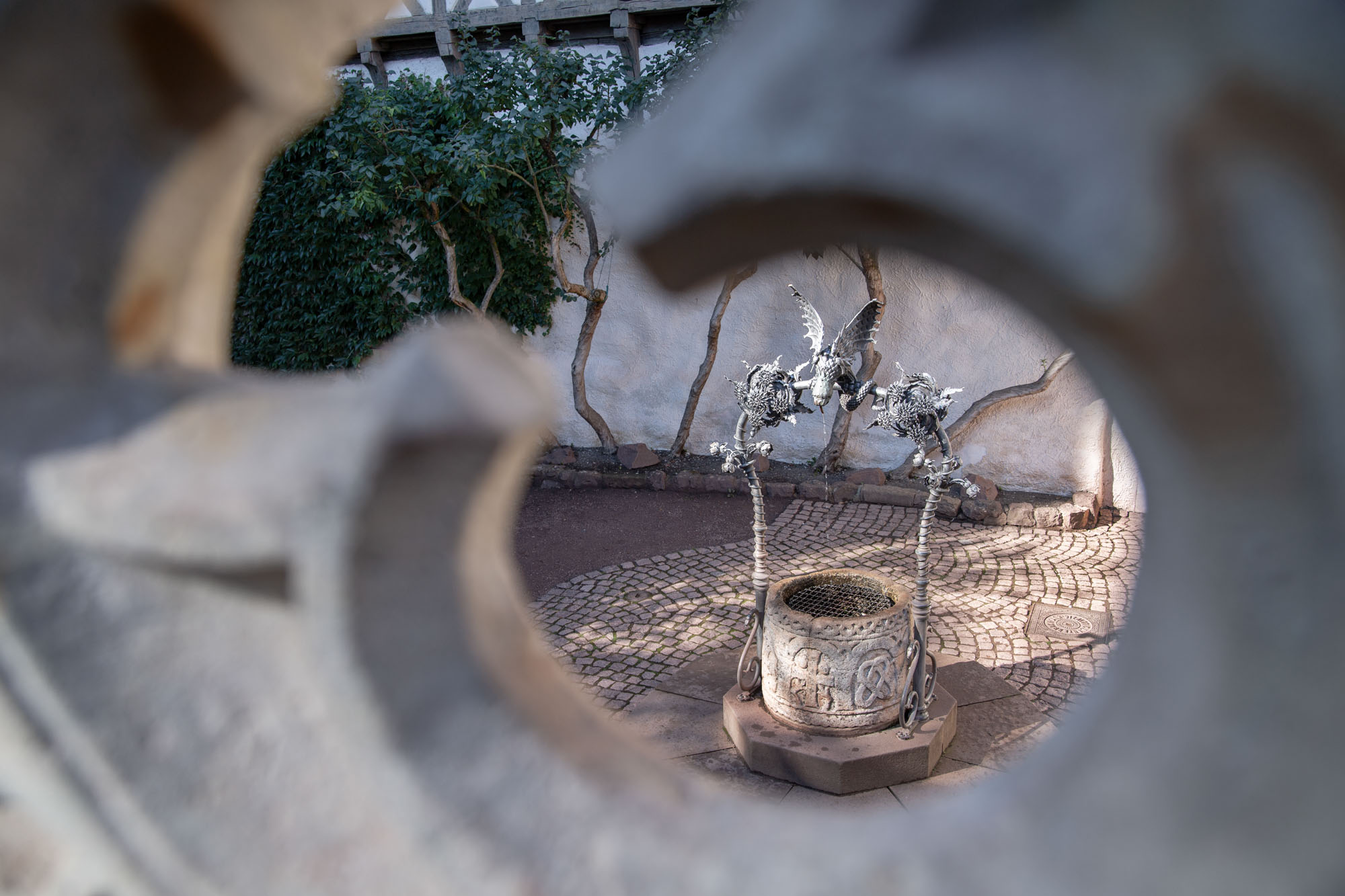 Trinkwasserbrunnen in der Vorburg